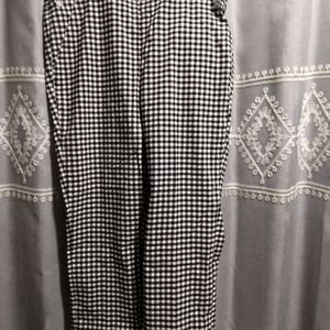 Women's Rafaela Capri Size 6 (NWT) MSRP $59.50